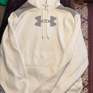 Men’s large under Armour hoodie